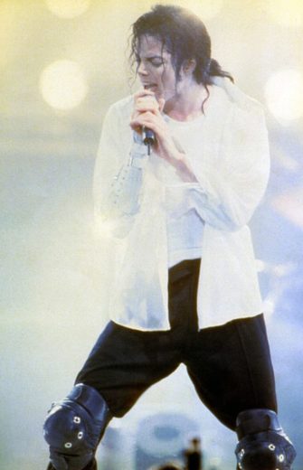 Stream Michael Jackson Dangerous Tour Oslo 1992 Billie Jean (Audio pro) HQ  by Michael's Glove HD Reborned